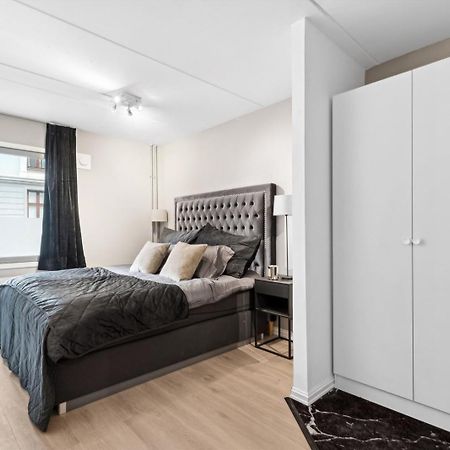 Luxurious Modern Room In Central Oslo - Eur 4K Expensive Bed And 82" Cinematic Tv Exterior foto