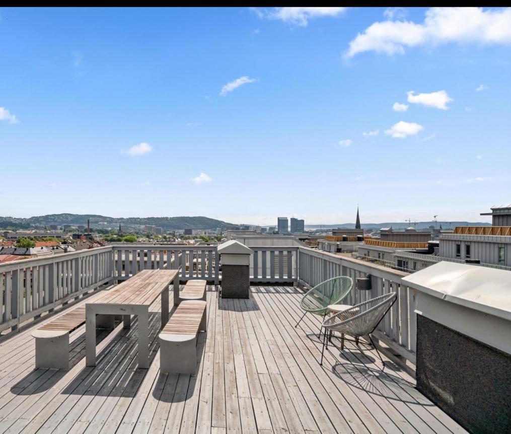 Luxurious Modern Room In Central Oslo - Eur 4K Expensive Bed And 82" Cinematic Tv Exterior foto