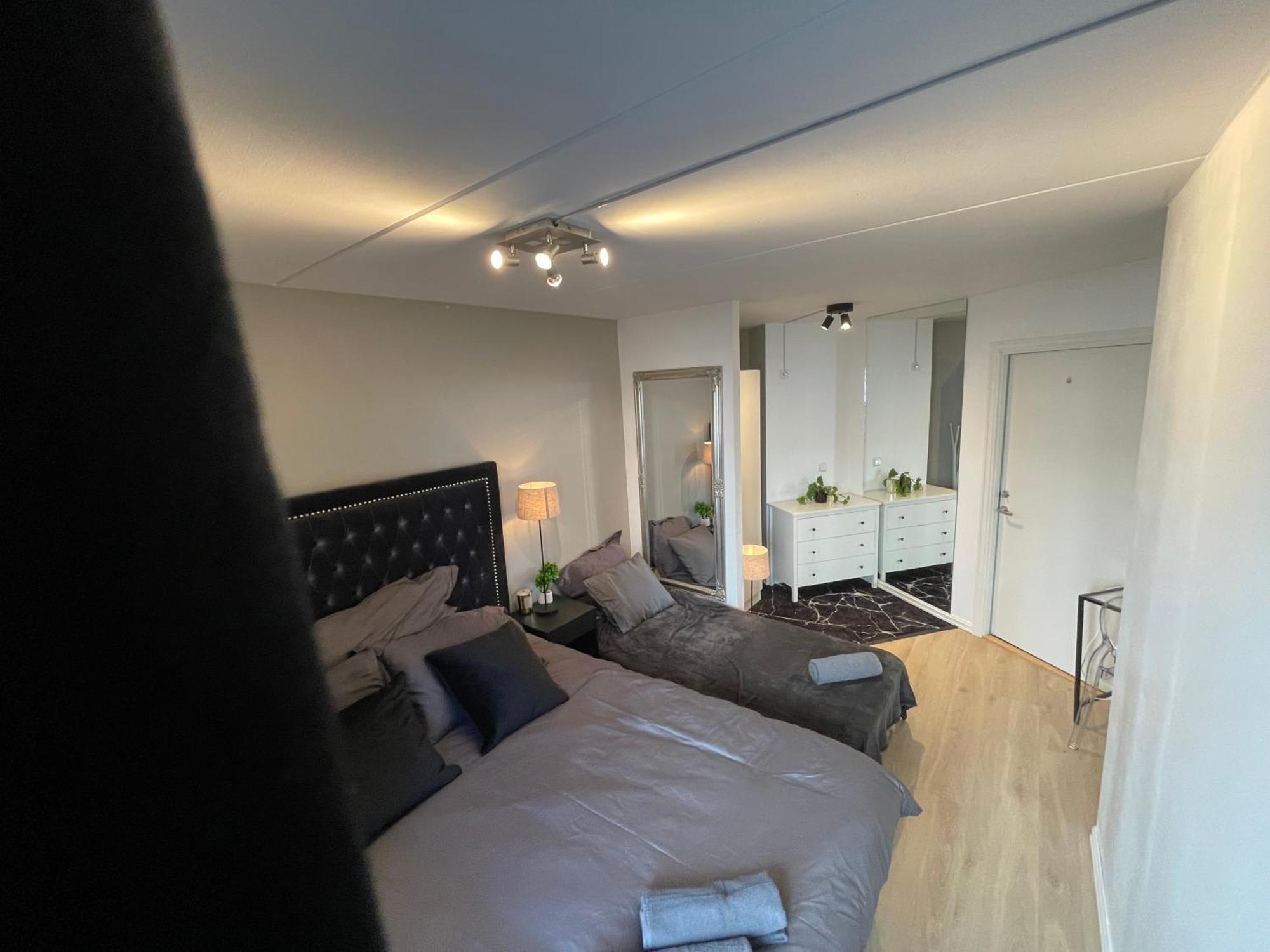 Luxurious Modern Room In Central Oslo - Eur 4K Expensive Bed And 82" Cinematic Tv Exterior foto
